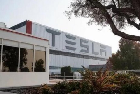 特斯拉(TSLA.US)與無人駕駛汽車初創公司Zoox達成和解