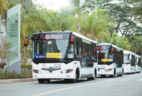 深圳將加強城市“交通大腦”建設，率先開展無人駕駛汽車立法